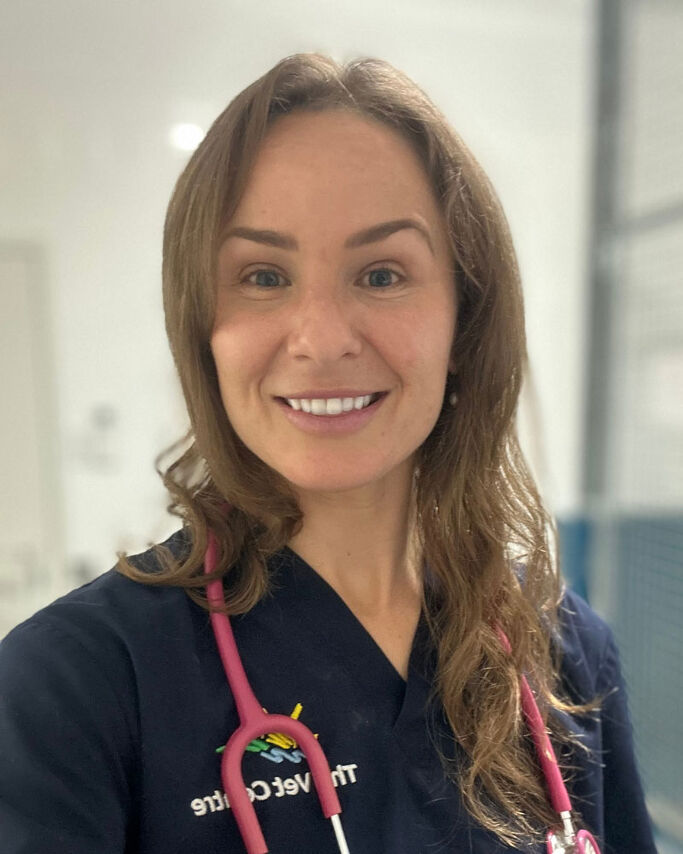 Dr Chloe Traill
